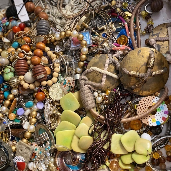 Scrap jewelry lot - Picture 2 of 8